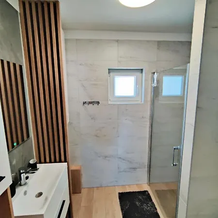 Przystan Na Dobrej 코팔리노